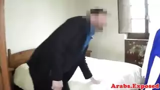 فاتنة مسلم مشدودة لغرفة الفندق المجانية