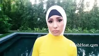 بدأ كل شيء خلال حفلة موسيقية ( في الحجاب)