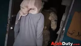 العاهرة العربية تمتص الجنود والملاعين
