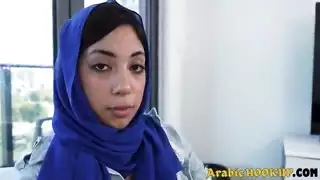 خجول في سن المراهقة العثور على ثغرة الصيام