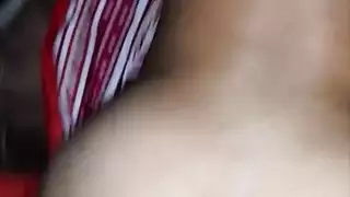 زوجة متعرج تنخفض وقذرة في تجميع مكثف