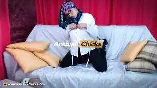 في الكعب الإصبع التبشيري | كاميرا ويب الحجاب المسلم |