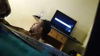 الأبنوس يأخذ ديك أسود