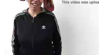 زوجة ديوث مسلمة تركية شهوانية في ألمانيا تمارس الجنس مع شخص غريب أثناء استراحة الغداء !!!