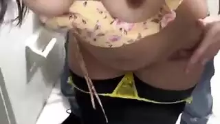 اوسخ سكس مصرى فضيحة سمر شرموطة اسكندرية الواد زنقها و ناكها فى مخزن محل الملابس براحة يا احمد كسم زبك ناشف اوى