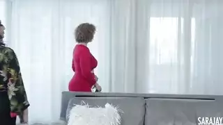 الوكيل العقاري سارة العربية يلعق مهبل سارة جاي الخفقان!
