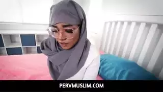 مراهقة عربية في الحجاب تحصل على مارس الجنس من الصعب
