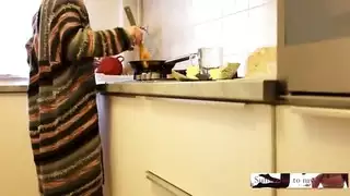 الطبخ العاري مع الحلقة