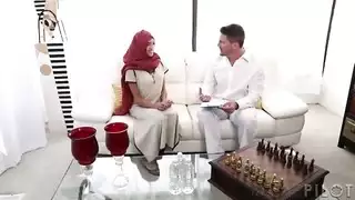 لم يلمسني أي رجل هكذا من قبل! كلو أمور ، هارون ويلكوكسكسكس