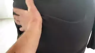 زوجة الأب العربية كانت تقوم بالتنظيف بشكل مثير وحصل قضيبي على مؤخرتها الضيقة ومارس الجنس معها