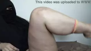 زوجة العربية الساخنة المصرية عن قرب بالإصبع كس الرطب إلى النشوة الجنسية، والحصول على النشوة الجنسية وبخ