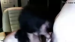 امرأة سمراء غريب تمتص ديك ويحصل مارس الجنس على الأرض أثناء الحصول على الحمار صدم من الخلف
