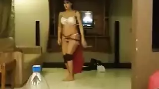 دبي فتيات ساخنات ومثيرات واتساب شالبا