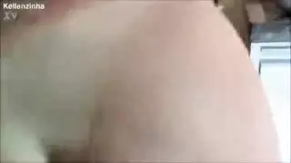 تناول الروبيان أكمل على اللون الأحمر