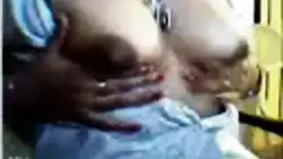 فتاة عربية على كاميرا ويب مع كبير الثدي
