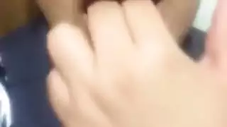 فتاة عربية كسولة