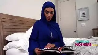 الحرير والتوابل (كيف تعادلت زوجتان محجبتان)