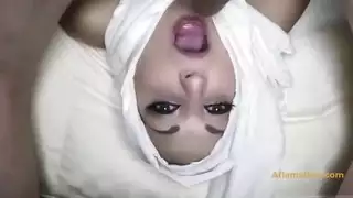 امرأة مسلمة بعد اللسان يمارس الجنس مع عشيقها