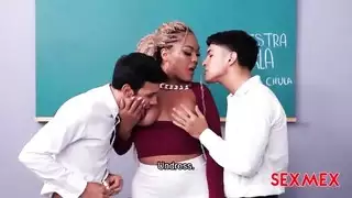 الساخنة بالنسبة للمعلم كارلا موريلي