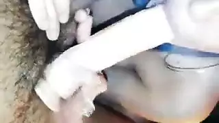 يحب مص الثدي العربي الكبير