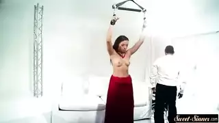 جنسي امرأة سمراء مارس الجنس في جبهة من لها فريندس