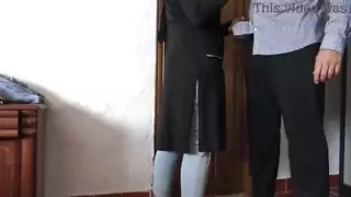 أصيب صبي التوصيل بالصدمة عندما سمحت له زوجته التركية المسلمة بمضاجعتها !!!