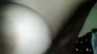 مغربية ممحونة فيها الزملة تعرض طبونها