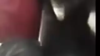 حسرى النياكه وصلت الاتوبيس الواد عمال يدقر فى اليت ولا هامه حاجه