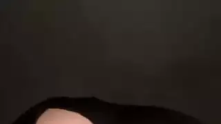 هذه العاهرة ذات الحجاب العربي السميك تثير مؤخرتها بشكل سيء للغاية وستنسى أنها منفردة ولم يتم تربيتها