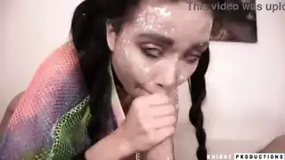 عاليه حديد هذي فتاة اللسان