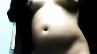 شرموطة مصرية محجبة تستعرض لنياكها
