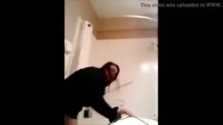 امرأة عربية مع اناكوندا