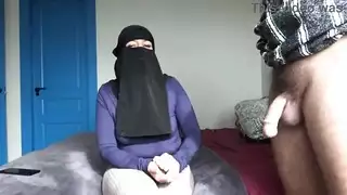 الحمار الكبير زوجة الديوث العربية التي تعيش في لندن بالمملكة المتحدة