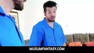 مسلم العربي مايا بيجو ثلث ووجه الثلاثي