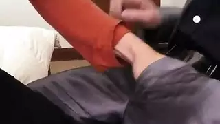 السكرتيرة العربية جوليا روكا تمتص الديك الضخم من رئيسه