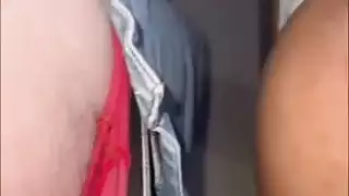 كنت بتناك من زبون و راجعة متاخر و سواق التاكسى فضل يبعبص و يقفش فيا و طلع معايا الشقة قطع كسى نيك اوسخ سكس مصرى