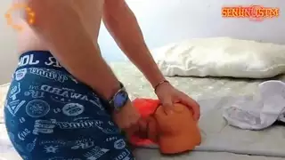 بار فتاة تحب الشاب والملاعين نفسه