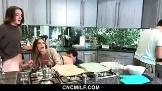 أنا أشعر بالشبع في عيد الشكر هذا، وهو ليس الديك الرومي