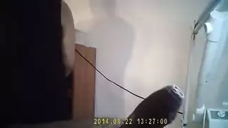 تم استخدام كاميرا خفية في غرفة الشرب الخاصة بها لتسجيلها بينما كانت تمارس الجنس الوحشي
