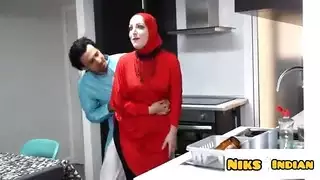خداع امرأة مسلمة الحجابية وزوجها ولعنة صبي هندوسي