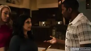 أنت تريد الطلاق ثم أريد أن أمارس الجنس مع صديقتك الجديدة المثيرة