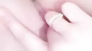 عسوله اوى وجسمها مرمر تلعب فى كسها تنيكه لحد ما تنزل السبعه ونص