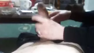الزوجة العربية تهز زوجها