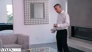 فيكسن رايلي ريد وتيانا ترامب تعيشان في حالة سيئة